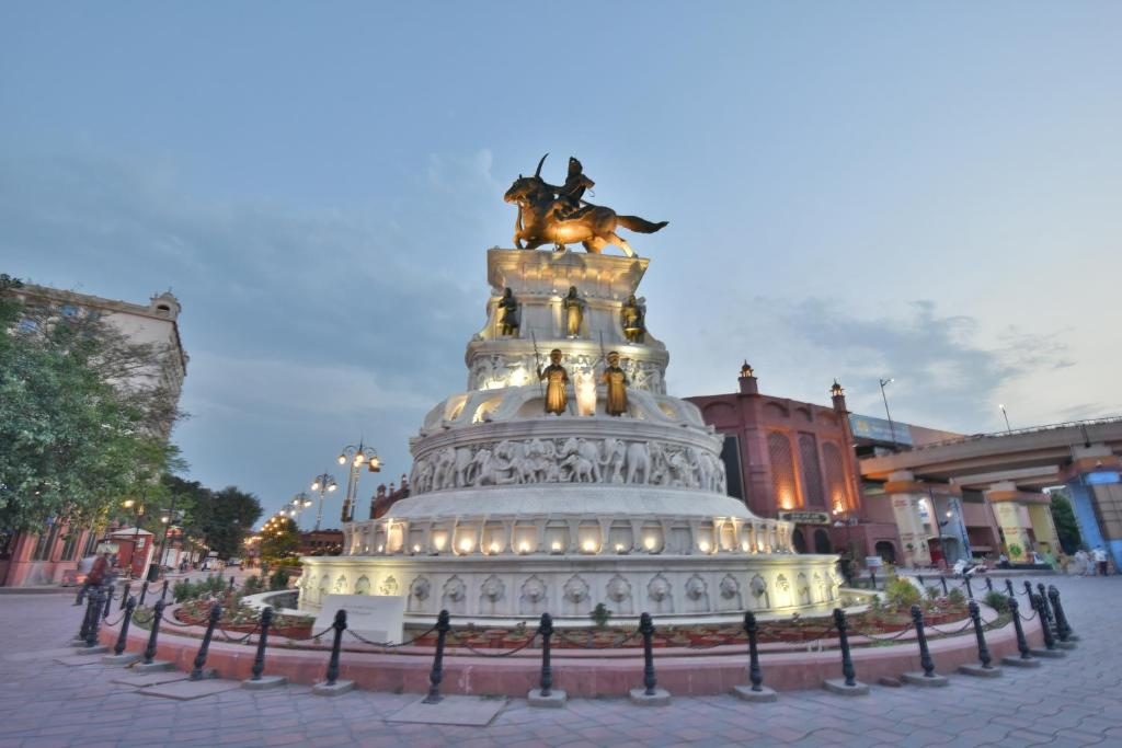 Heritage Street and the Town Hall, Amritsar