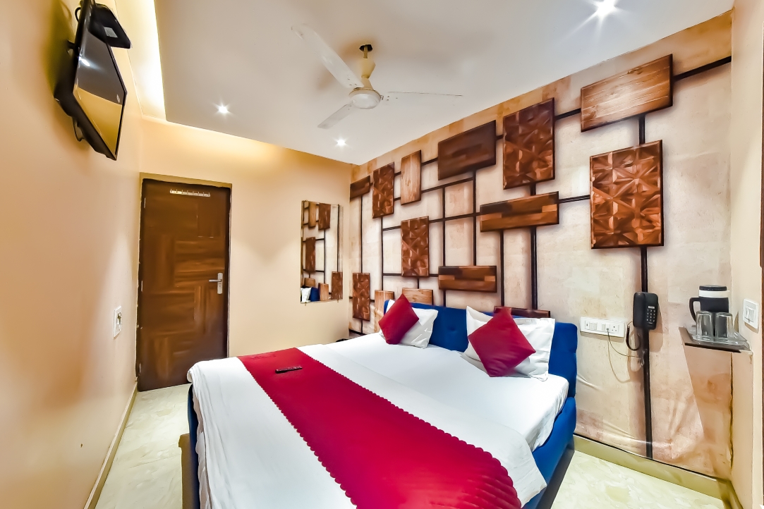 Deluxe Room Hotel Singh International Amritsar