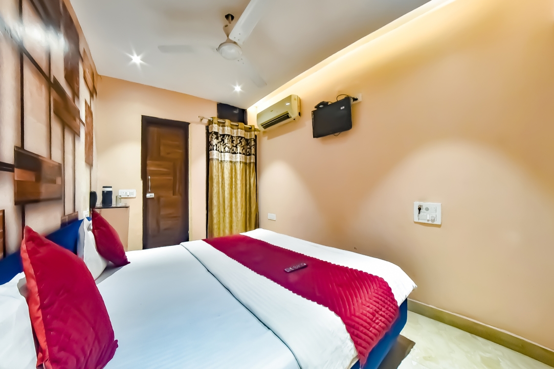 Deluxe Room Hotel Singh International Amritsar